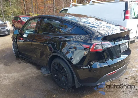2024 Tesla Model Y Long Range Dual Motor All-Wheel Drive from USA, damaged, VIN 7SAYGDEEXRA218228